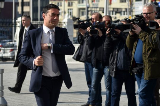 Ντιμιτρόφ: Μη διαπραγματεύσιμα, ταυτότητα και γλώσσα