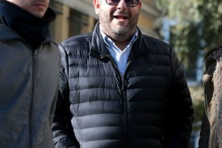 «Ψηλά τα χέρια…» είπαν στον Στέλιο Διονυσίου οι αστυνομικοί