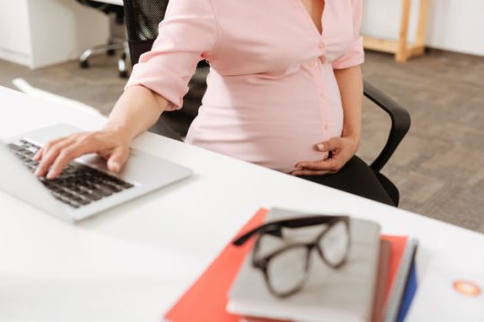 Καταγγέλλουν τις απολύσεις εγκύων από πολυεθνική εταιρία
