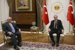 Μαζί στην Αγκυρα «εμπρηστές» και… πυροσβέστες