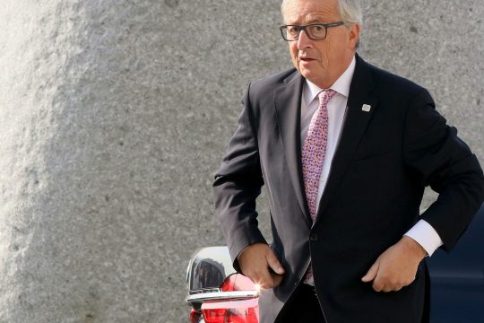 Προτροπές Γιούνκερ για διευθέτηση των ελληνοαλβανικών σχέσεων