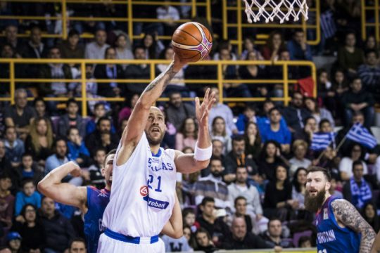 Έστω και δύσκολα, διατήρησε το αήττητο η εθνική