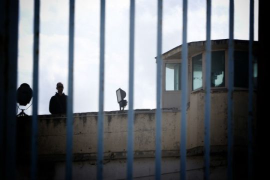 Έρευνα σε κελί για αποτροπή απόδρασης