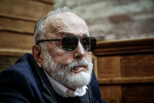 «Όποιος έχει έγγραφο να το δημοσιεύσει»