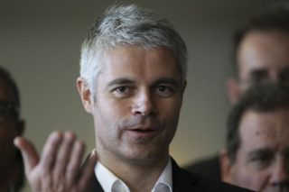 Ο Λοράν Βοκιέ βάζει «μπουρλότο» στη γαλλική πολιτική σκηνή