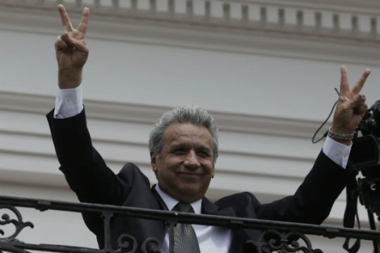 Πώς ο Λένιν Μορένο φέρνει το Σύνταγμα στα μέτρα του
