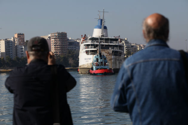 Υπό άκρα μυστικότητα αποβιβάστηκαν στο λιμάνι του Πειραιά οι 17 Τούρκοι