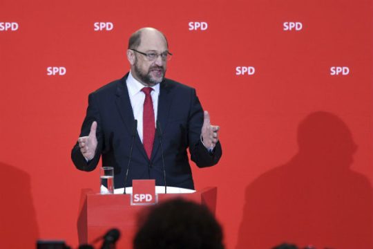 Η κυβέρνηση έρχεται, ο Σουλτς φεύγει…