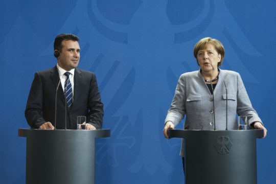 Μέρκελ: Επιθυμούμε λύση στο θέμα της ΠΓΔΜ