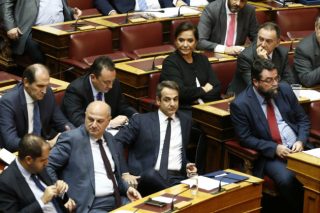 Το ενδεχόμενο να μην ψηφίσουν εξετάζουν στη Νέα Δημοκρατία