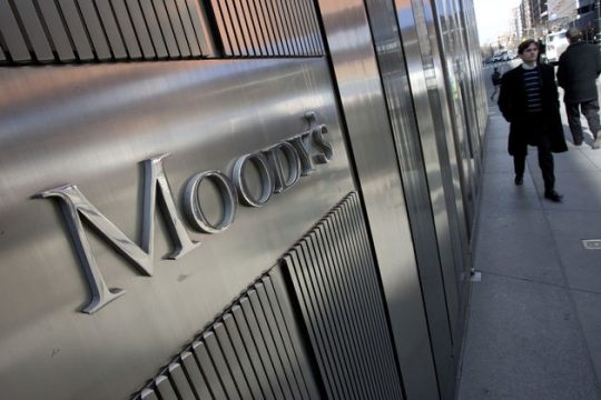 Αναβάθμιση από Moody’s που βλέπει καθαρή έξοδο