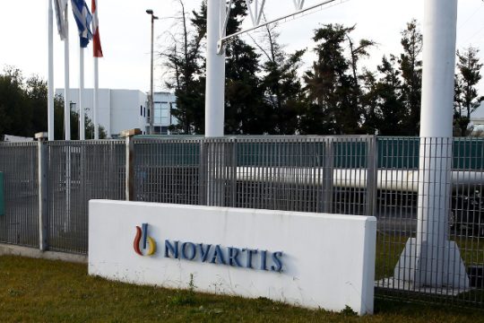 Το Δημόσιο θα διεκδικήσει και τα 3 δισ. από τη Novartis