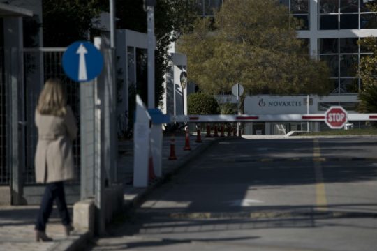 Κατά φωνή και σκάνδαλο, με απορίες…