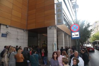 Πήραν τοις μετρητοίς τη ρύθμιση για τις δόσεις