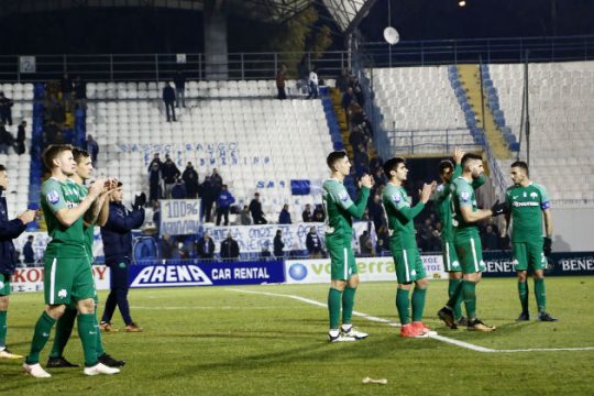 «Ζωντανός» μεν, «άφραγκος» δε…