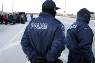 Της νύχτας τα καμώματα των ελληνικών αρχών…