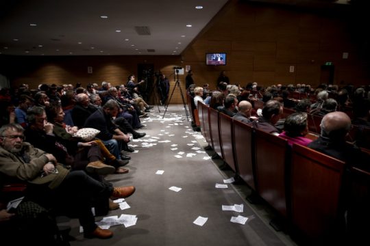 Παρέμβαση Ρουβίκωνα σε ομιλία Τσακαλώτου