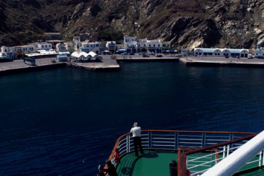 Αναστάτωση για τις νέες ζημιές στο λιμάνι της Σαντορίνης