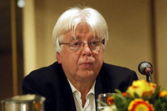 Αλλαγή σκυτάλης στο Πολιτικό Εργαστήριο