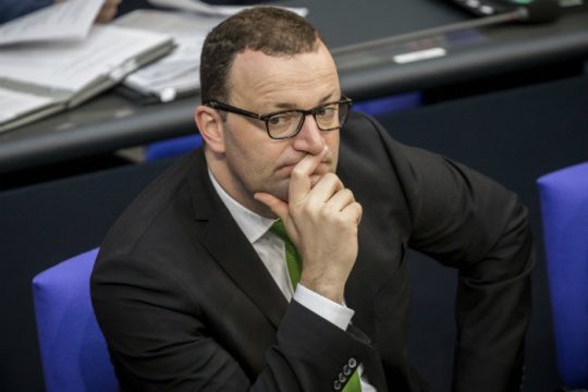 Σπαν: Να μην ανοίξουν σαμπάνιες στον Τσίπρα