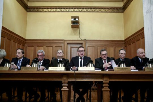 Πιστός στο δόγμα της πιστωτικής γραμμής