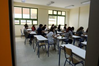 O κ. PISA κουνάει και πάλι το δάχτυλο στα σχολεία