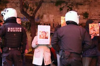 «Αρκετά με τους σκοταδιστές» ξεσπούν οι εργαζόμενοι του θεάτρου Ακροπόλ