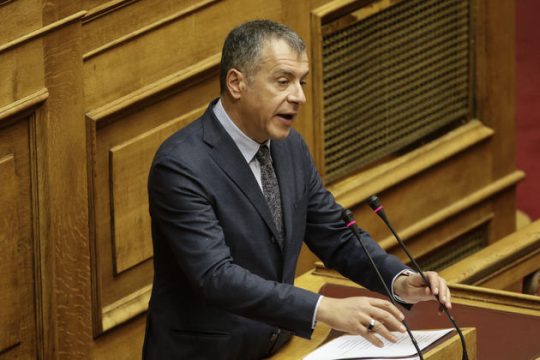 «Να αποφασίσουμε την ανανέωση της εμπιστοσύνης στην εθνική γραμμή»