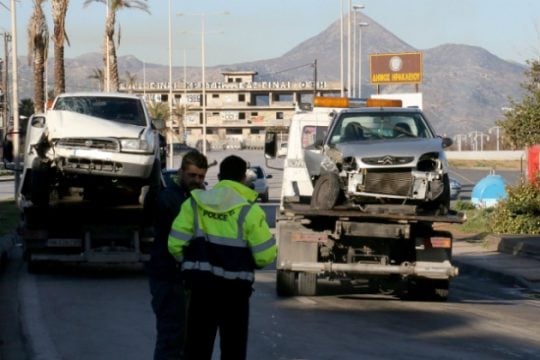 Ηράκλειο: Τροχαίο ατύχημα στην παραλιακή με δύο τραυματίες