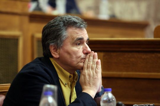 Διπλή πρόκληση για τον Τσακαλώτο