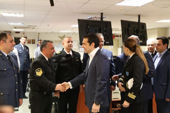 «Ευχαριστώ» τους λιμενικούς, «προειδοποιώ» τους γείτονες