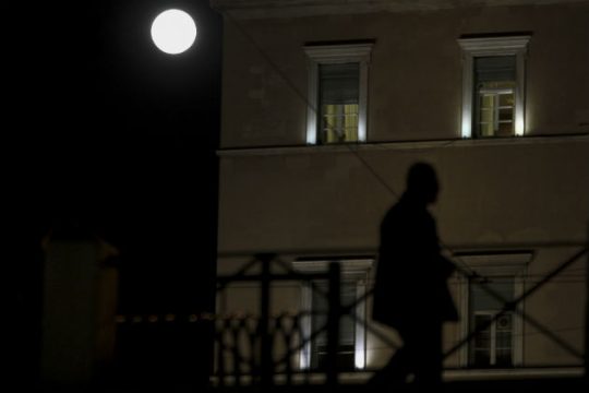 Τα παντζούρια της Βουλής