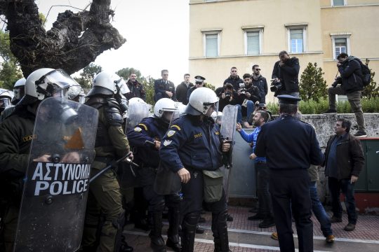 «Όχι» στην υποβάθμιση των σπουδών και των παιδικών σταθμών