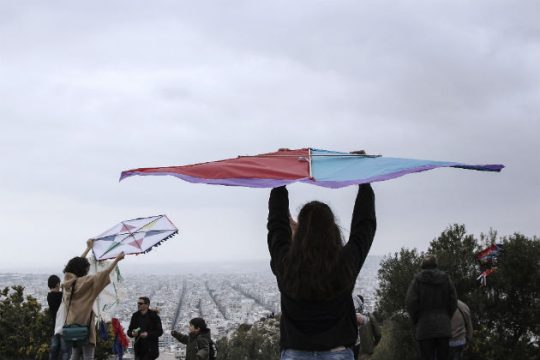 Κούλουμα με νεφώσεις και τοπικές βροχές