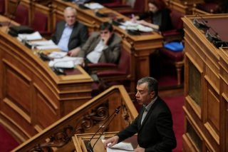 Στα δύο η Βουλή για ιατρική κάνναβη και… μπάφους