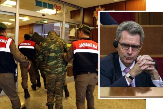 Ο Ερντογάν παίζει με τα κινητά και ο Πάιατ με τις λέξεις
