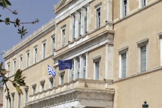 Συμφωνίες, διαφωνίες, ελιγμοί και αντιπαραθέσεις