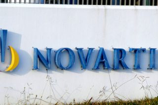 Αμπεμπαμπλόμ του κιθεμπλόμ με Novartis