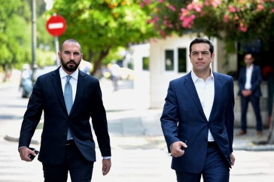 Και επίθεση στη διαπλοκή και δουλειά για καθαρή έξοδο
