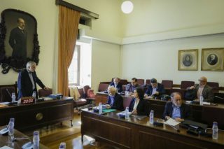 Το «μπαλάκι» στη Δικαιοσύνη
