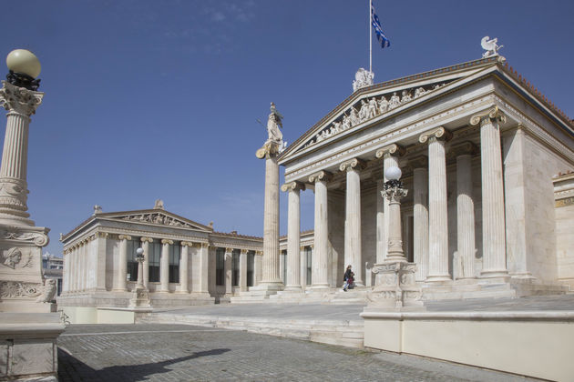 Υμνούν την ομορφιά της