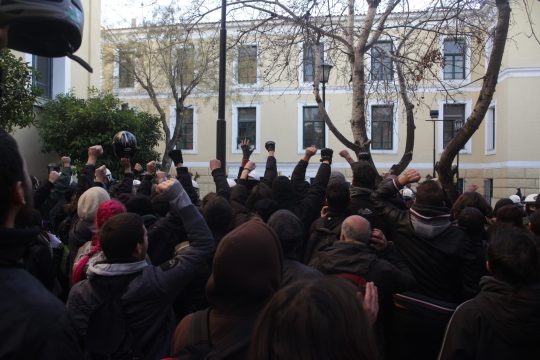Αθώοι οι 91 συλληφθέντες από τη Βίλα Αμαλίας