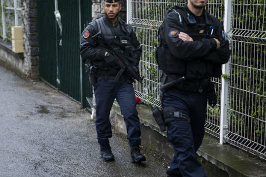 Δύο συλλήψεις για την επίθεση με αυτοκίνητο κατά στρατιωτών