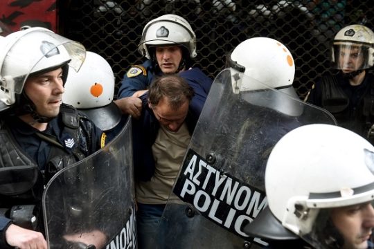 Οι «53+» και η ιλαροτραγωδία (μας)