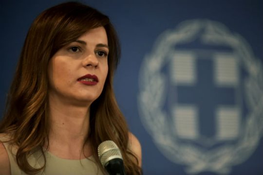 Η υπουργός Εργασίας άρχισε τις συναντήσεις με τους κοινωνικούς εταίρους