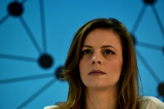 Αχτσιόγλου: Δέσμευση για αύξηση του κατώτατου μισθού