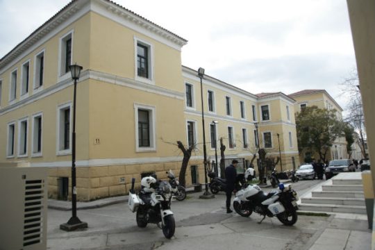 Τηλεφώνημα στην «ΕΦ.ΣΥΝ.» για βόμβα στην Ευελπίδων