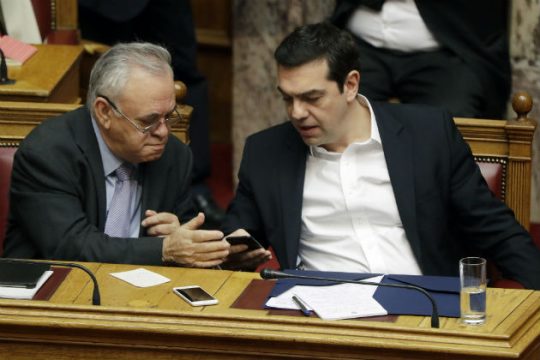 Πώς σχολιάζει η Handelsblatt τον ανασχηματισμό