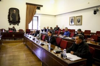 «Φρένο» στη Χρυσή Αυγή από τη Βουλή