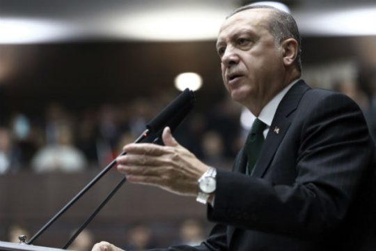 «Θα ανοίξω τα σύνορα και δεν θα βρίσκετε τρύπα να κρυφτείτε»